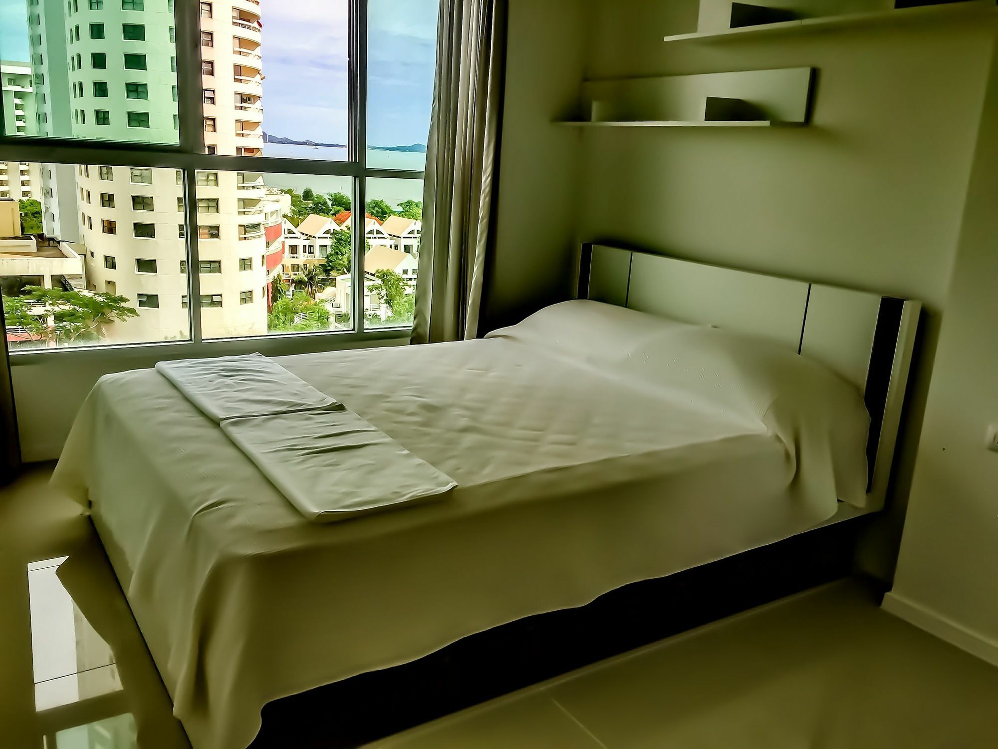 Lumpini Seaview Jomtien By Parikal Hotel Exterior photo